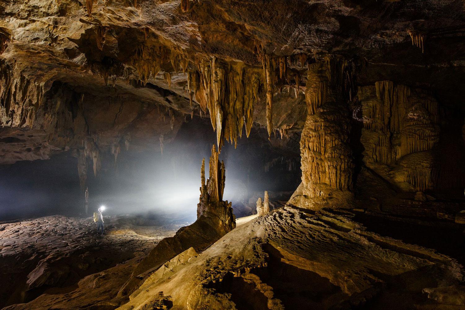 The Best Tour Hang Va Expedition 2 Days